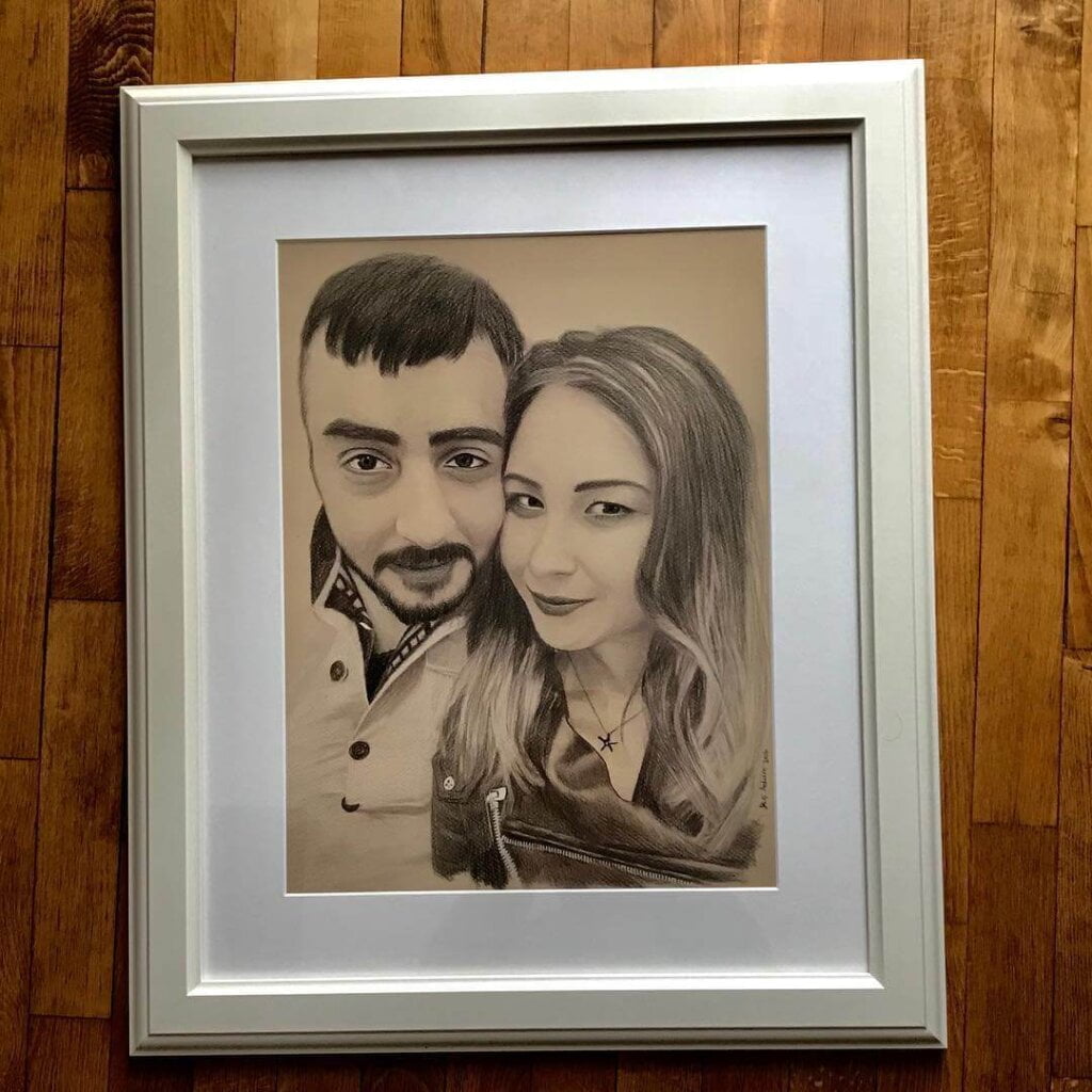 Antalya kişiye özel karakalem çift portre çizimi, çerçeveli el yapımı sanatsal hediye - Kuş Adam Sanat